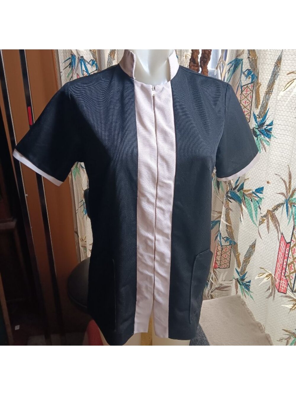 Medium Vintage 1960's Beautician/Stylist Work Top Blouse Tunic Black & White